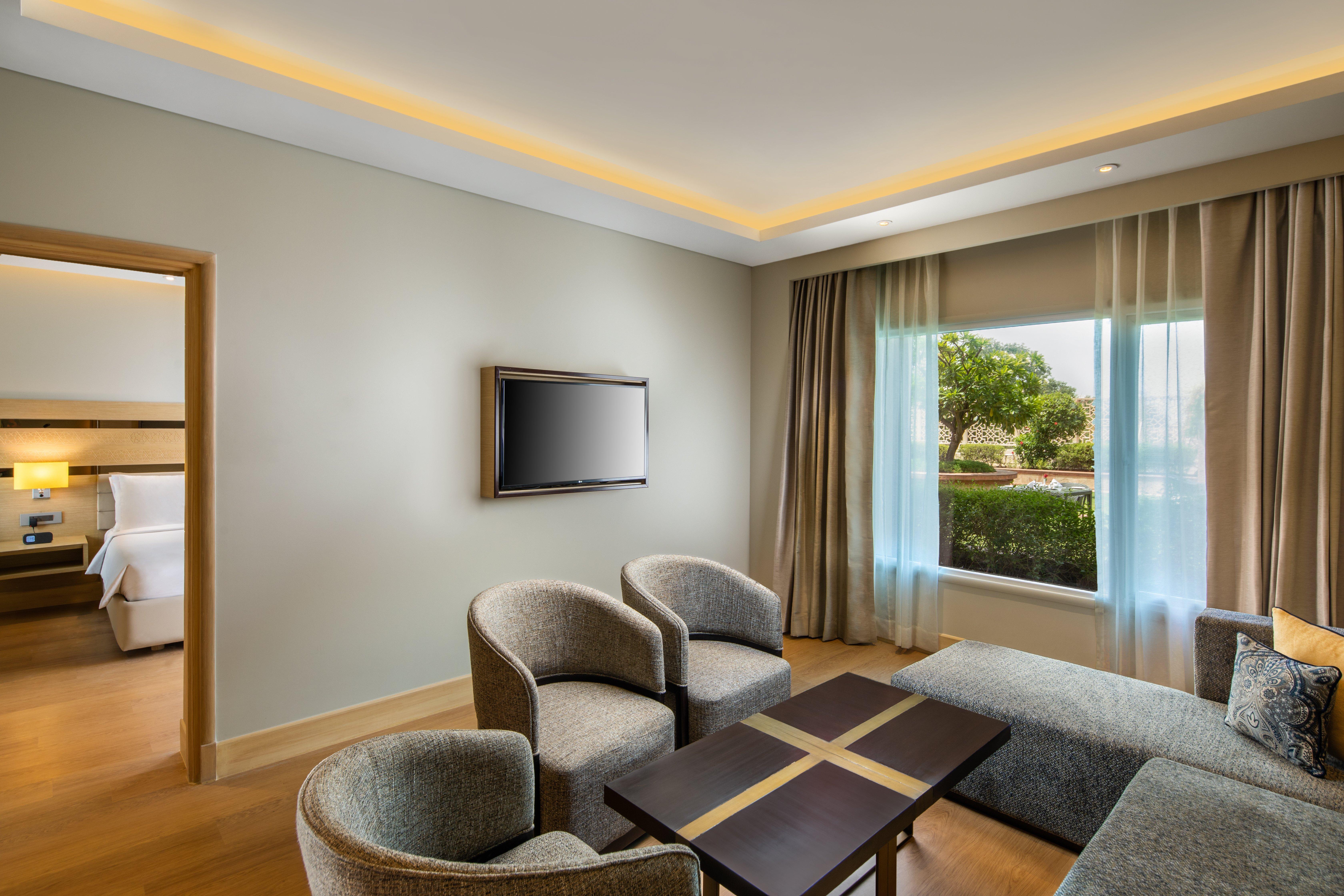 Holiday Inn Agra Mg Road An Ihg Hotel Kültér fotó Suite