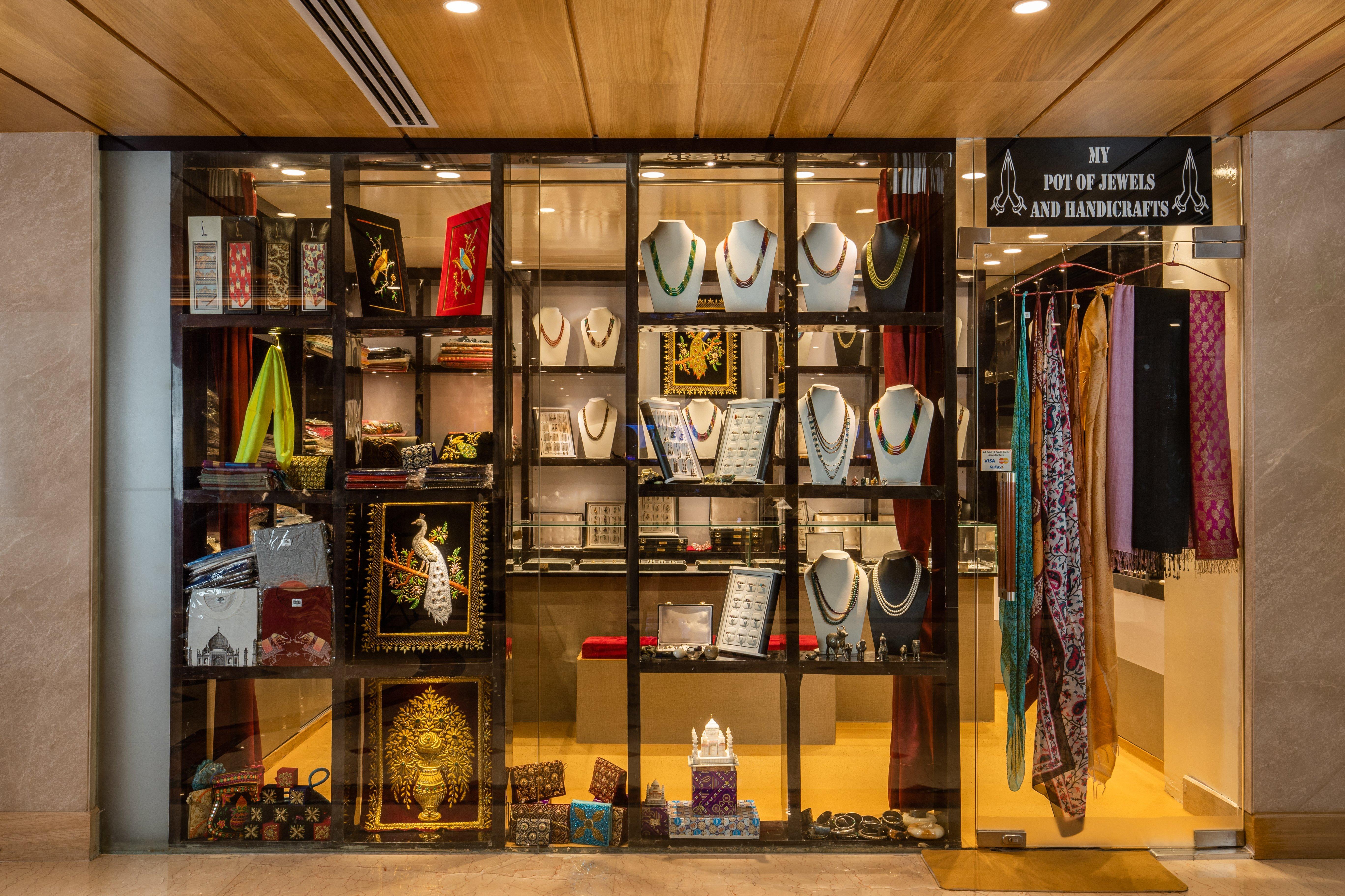 Holiday Inn Agra Mg Road An Ihg Hotel Kültér fotó The Jewel Shop