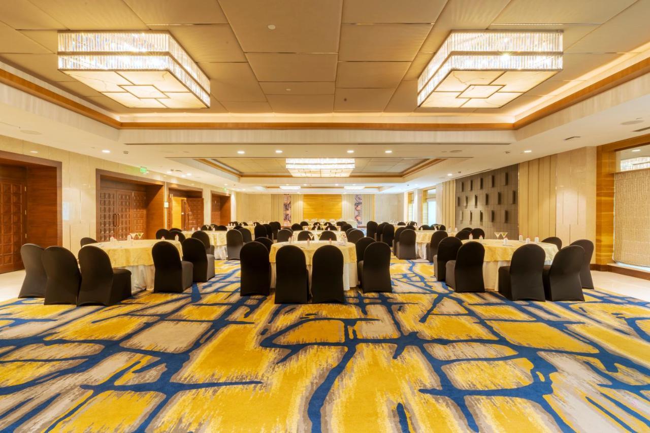 Holiday Inn Agra Mg Road An Ihg Hotel Kültér fotó The ballroom