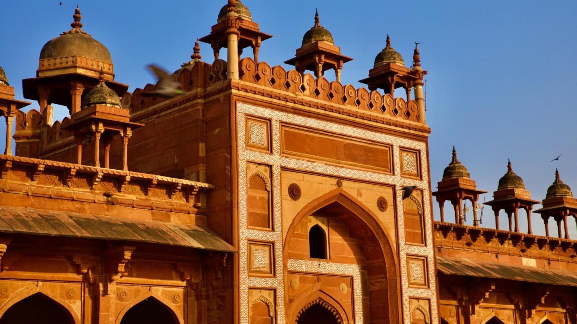 Holiday Inn Agra Mg Road An Ihg Hotel Kültér fotó The Naubat Khawab Gate